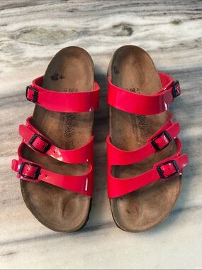 Birkenstock BIRKI’S RED PATENT 3 strap sandal -MEN’S SIZE 7 \ WONAN’S SIZE 9